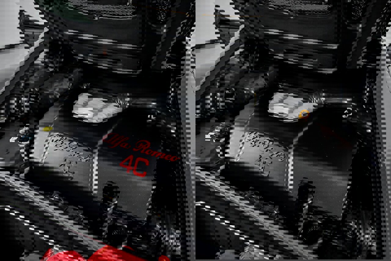 Used 2020 Alfa Romeo 4C Spider image 17