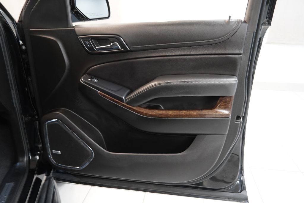 Used 2020 Chevrolet Suburban LT image 36