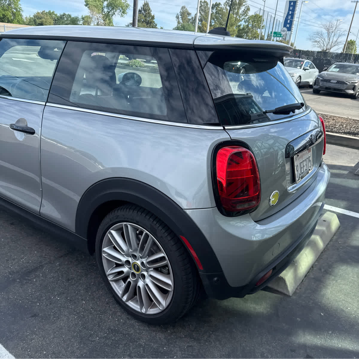 Used 2024 MINI Cooper SE image 5