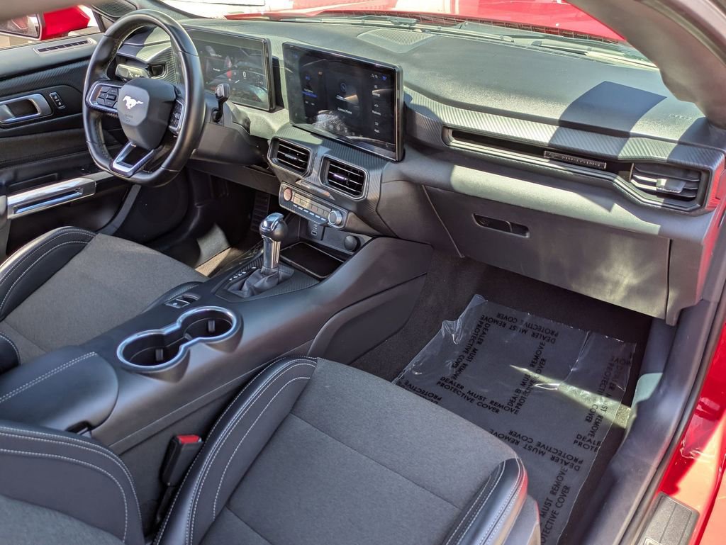 Used 2024 Ford Mustang Convertible image 29