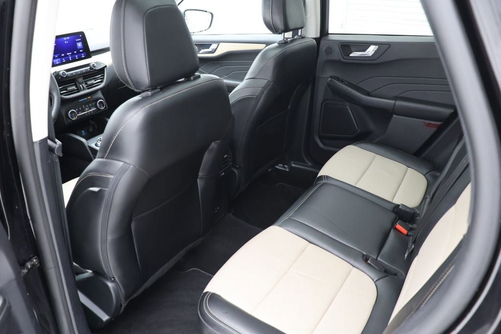 Used 2022 Ford Escape Titanium w/ Titanium Elite Package AWD/4WD image 11
