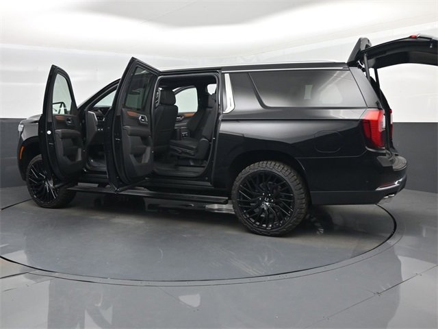 Used 2025 GMC Yukon XL Denali w/ Sun & Power Step Package image 62