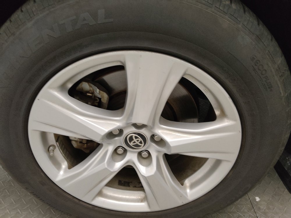 Used 2020 Toyota Highlander LE image 31