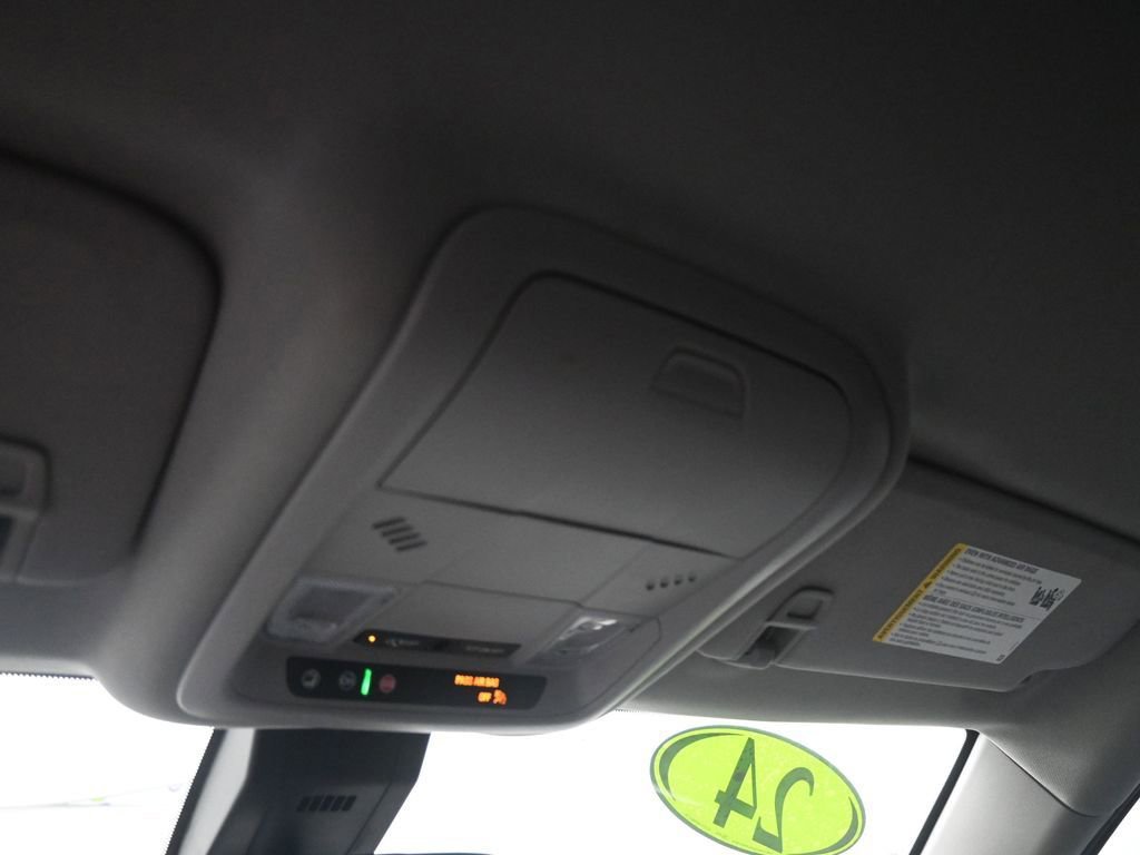 Used 2024 Chevrolet Equinox LT image 38