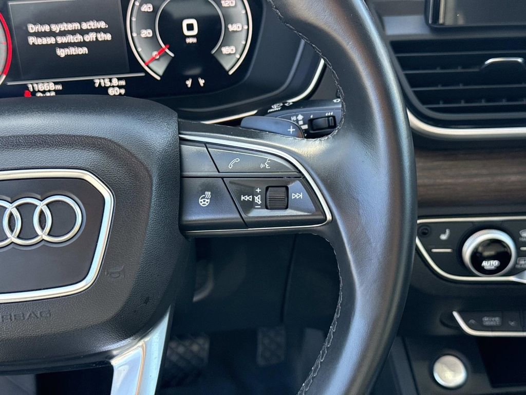 Used 2025 Audi Q5 2.0T Premium w/ Convenience Plus Package image 9