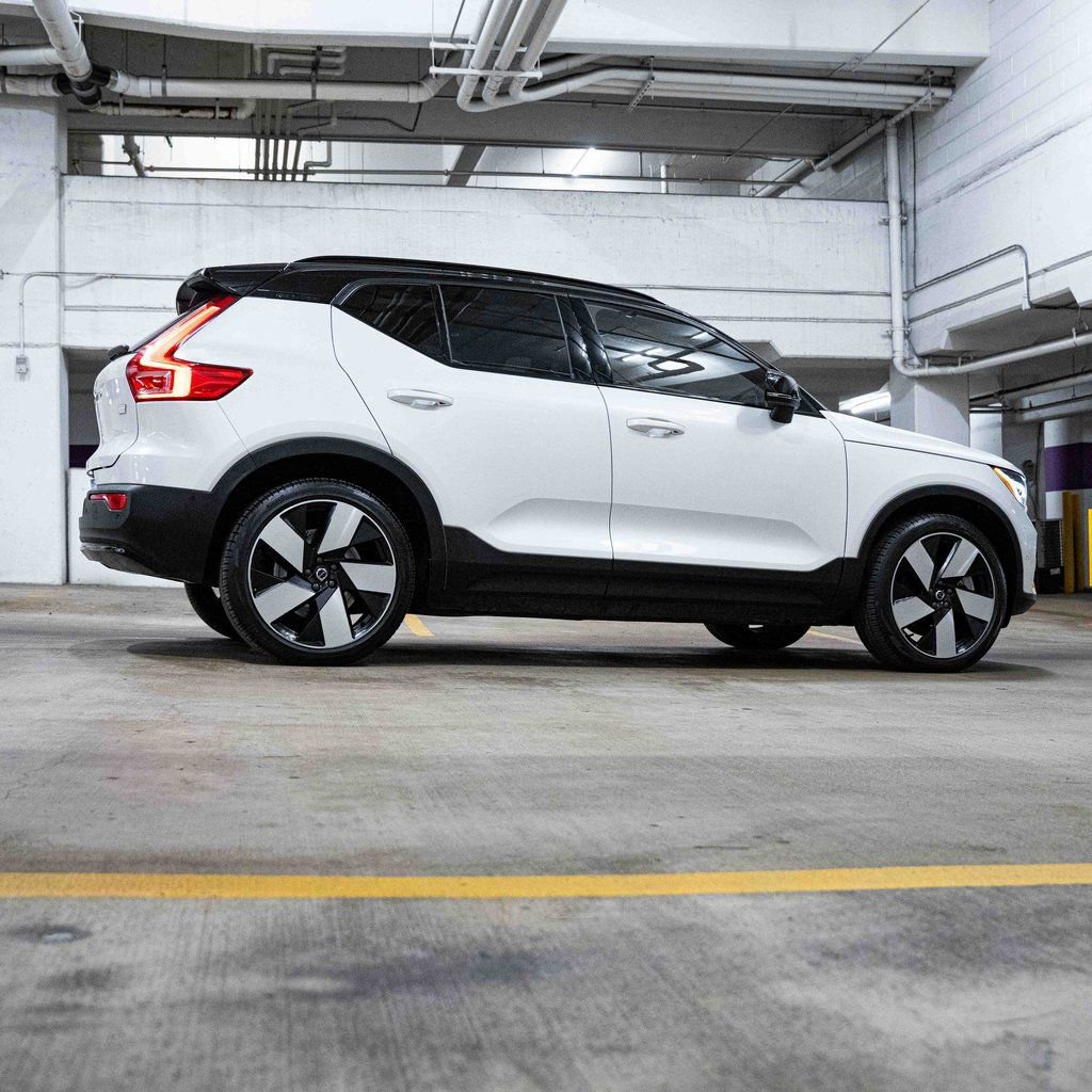 Certified 2023 Volvo XC40 Recharge Ultimate image 7