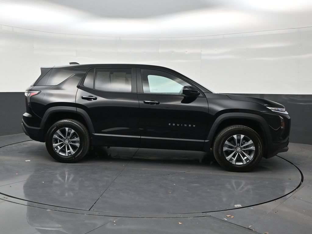 Used 2026 Chevrolet Equinox LT FWD image 6