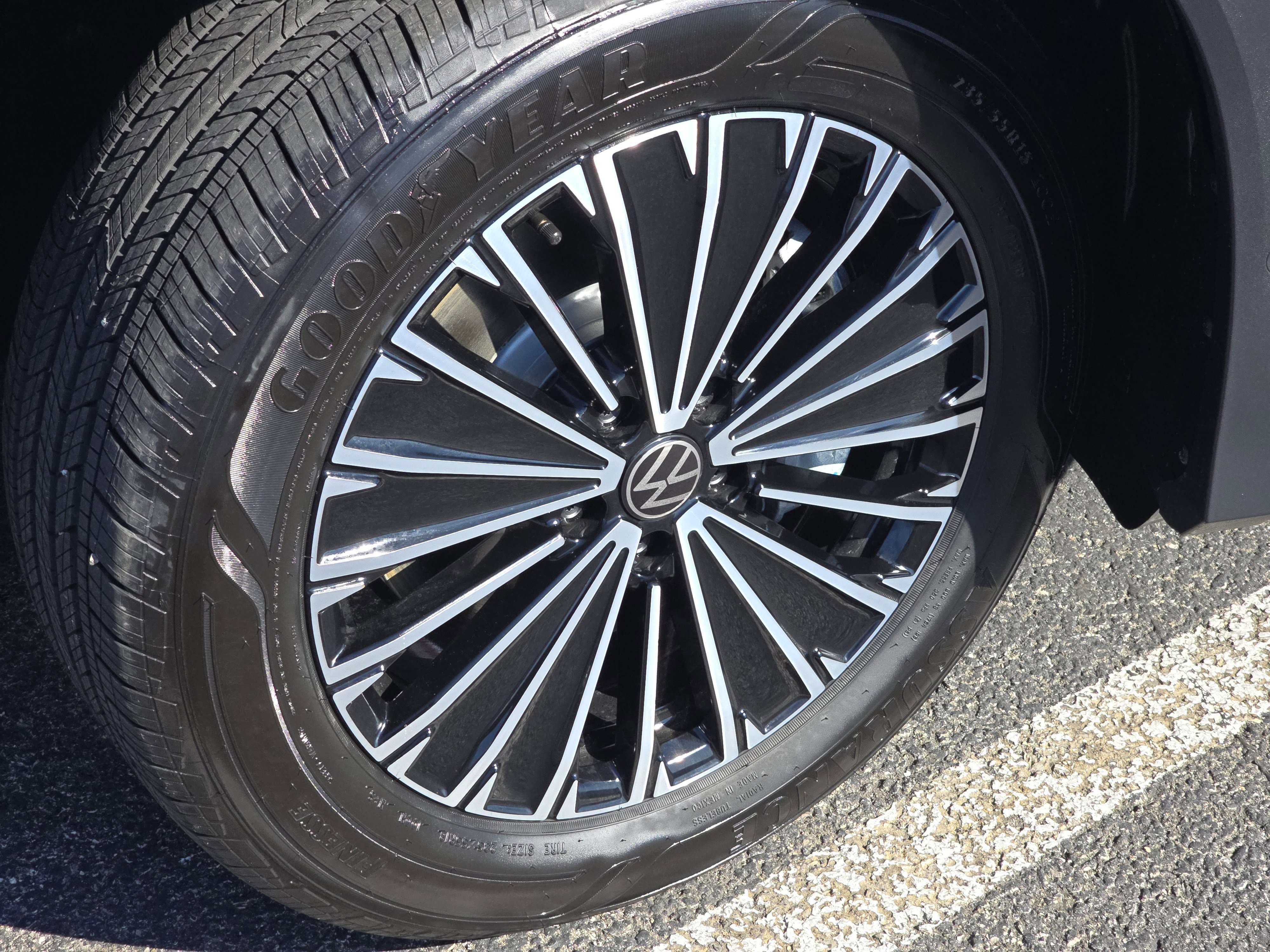 New 2026 Volkswagen Tiguan S image 13