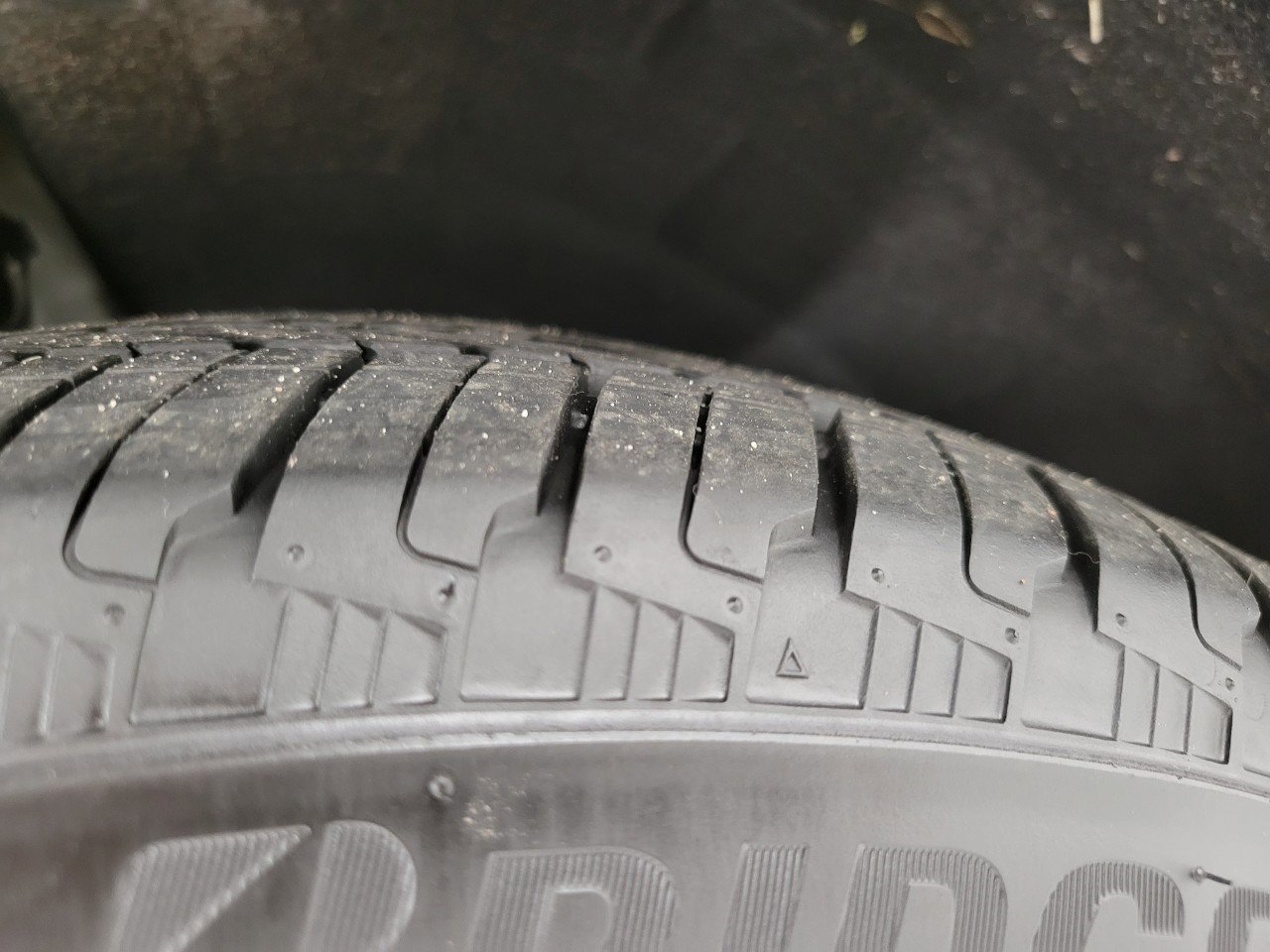 Used 2024 GMC Terrain SLE image 4