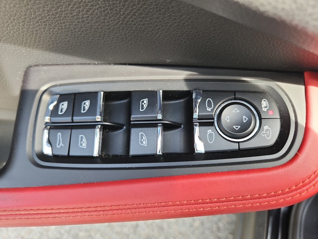 Certified 2021 Porsche Macan S image 18