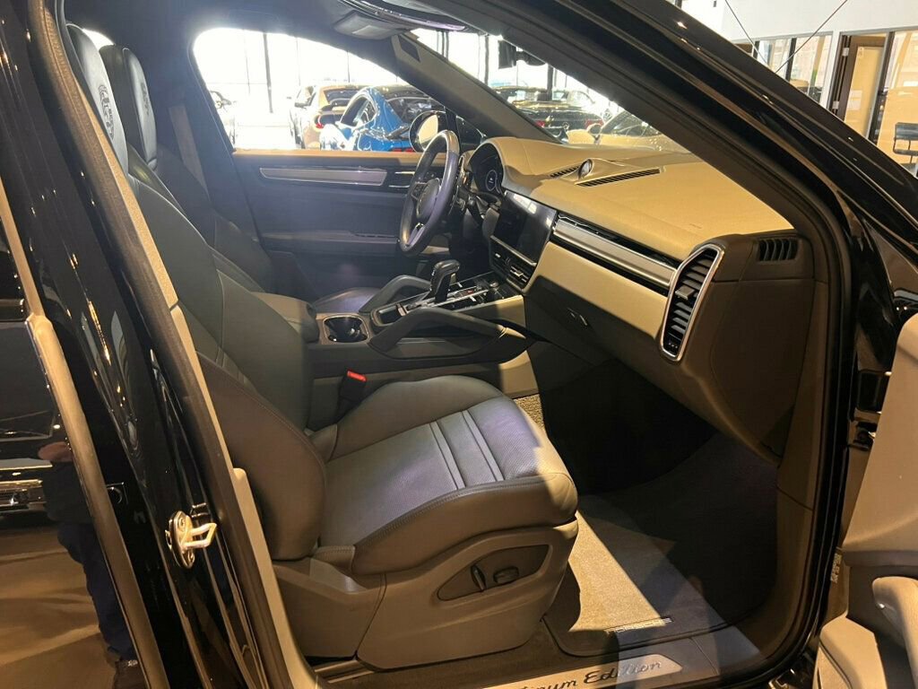 Used 2022 Porsche Cayenne E-Hybrid Coupe image 30