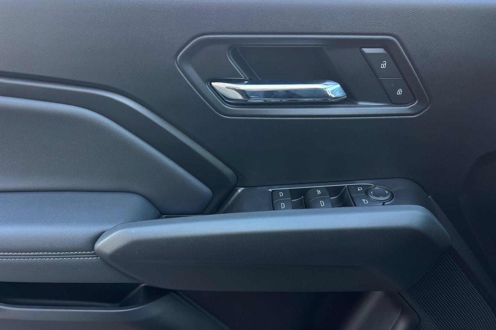 New 2026 GMC Canyon Elevation w/ Convenience Package RWD image 9