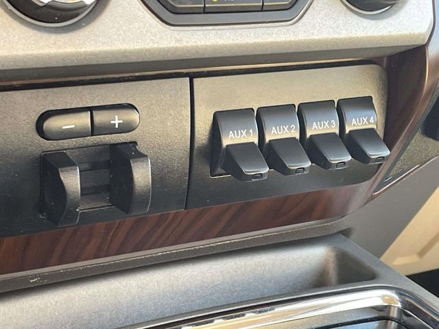 Used 2016 Ford F350 Lariat w/ Chrome Package image 27