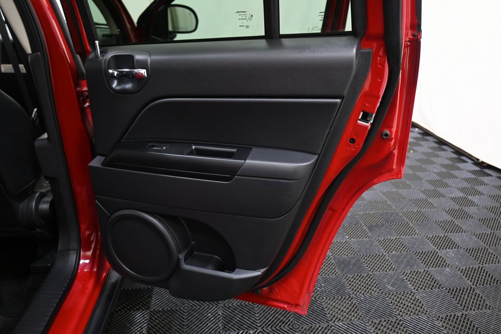 Used 2017 Jeep Compass Sport w/ Power Value Group image 22