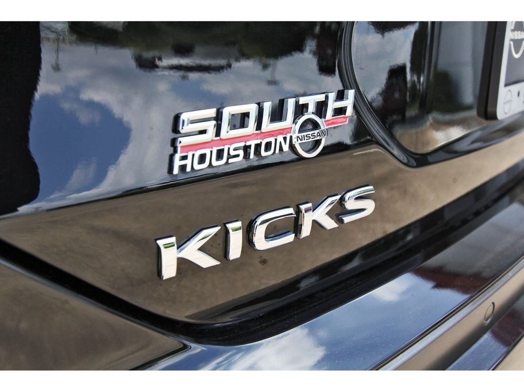 Certified 2025 Nissan Kicks Play S FWD image 27