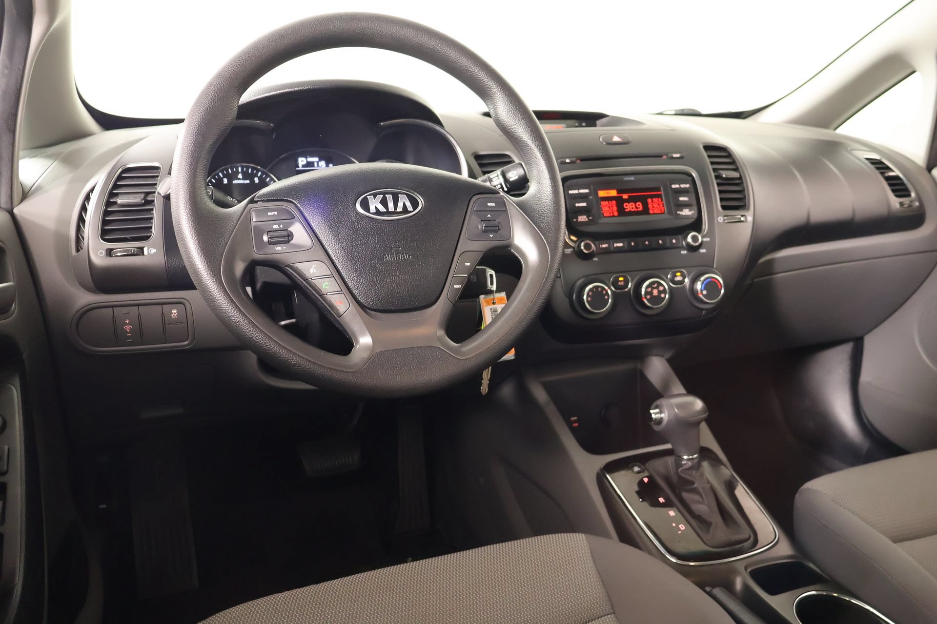 Used 2017 Kia Forte LX FWD image 2