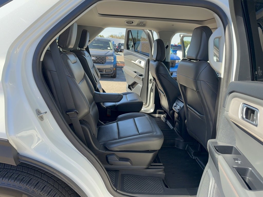 Certified 2025 Ford Explorer Active w/ Active Comfort Package image 15