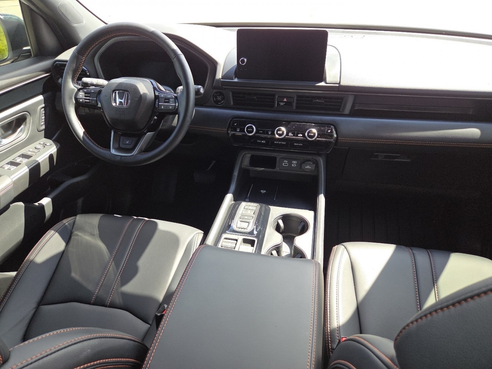 Used 2025 Honda Pilot TrailSport image 25