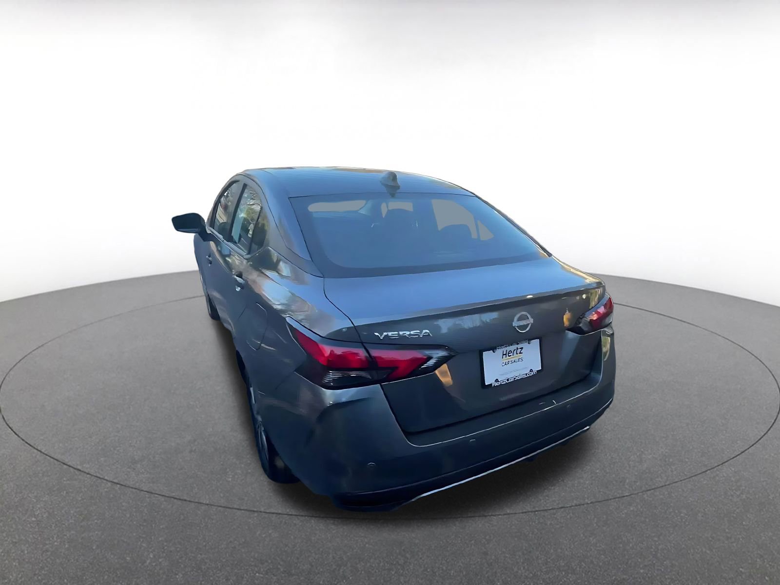 Used 2025 Nissan Versa SV image 11