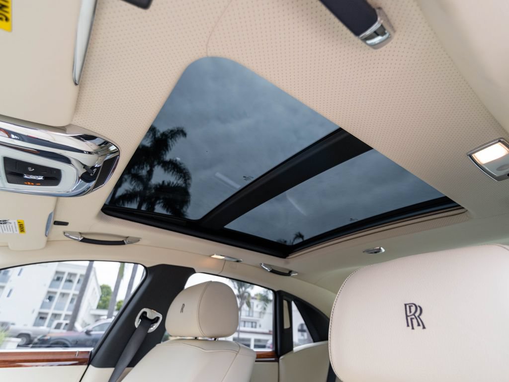 Used 2013 Rolls-Royce Ghost RWD image 18