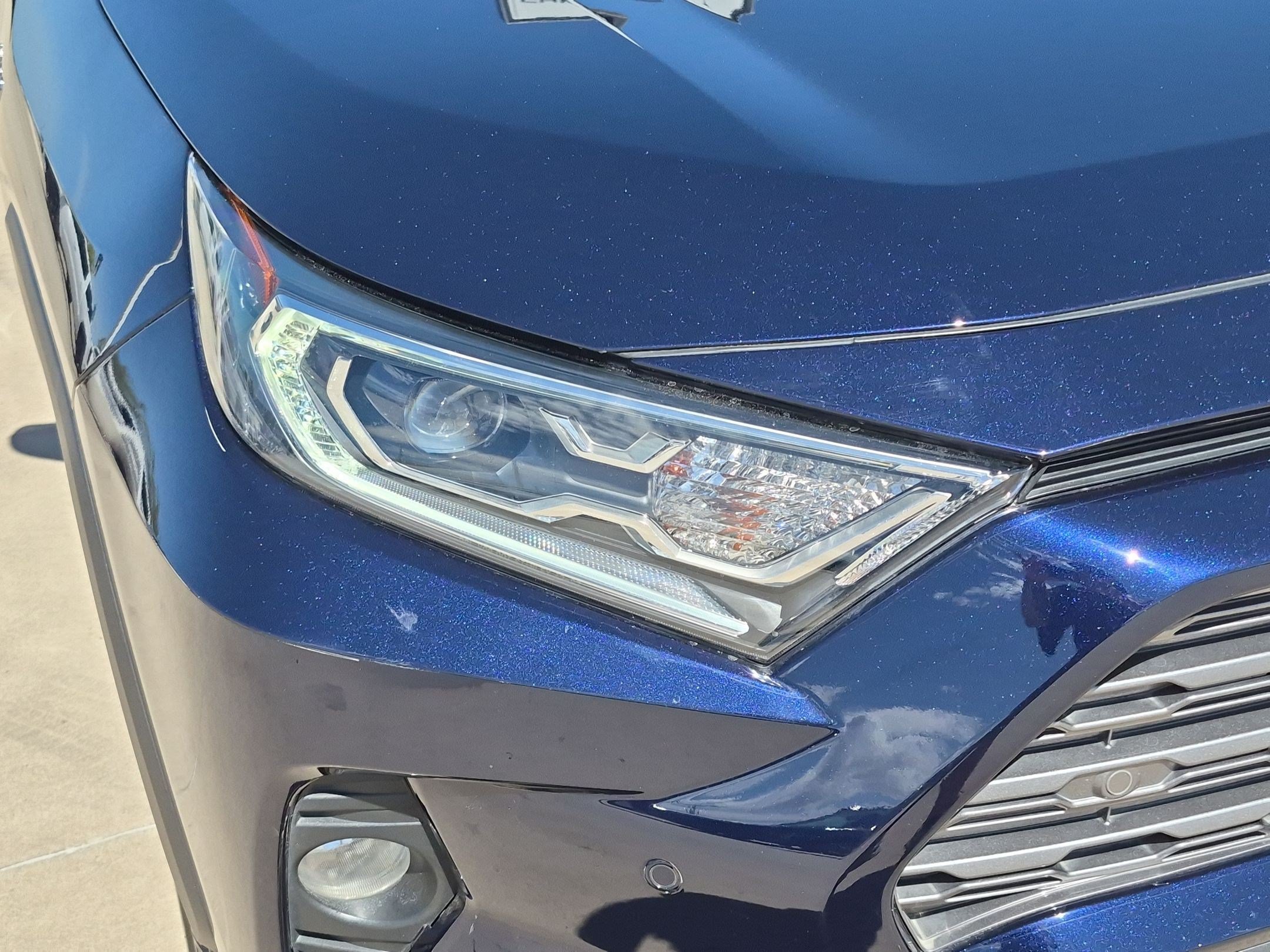 Used 2020 Toyota RAV4 Limited AWD/4WD image 10