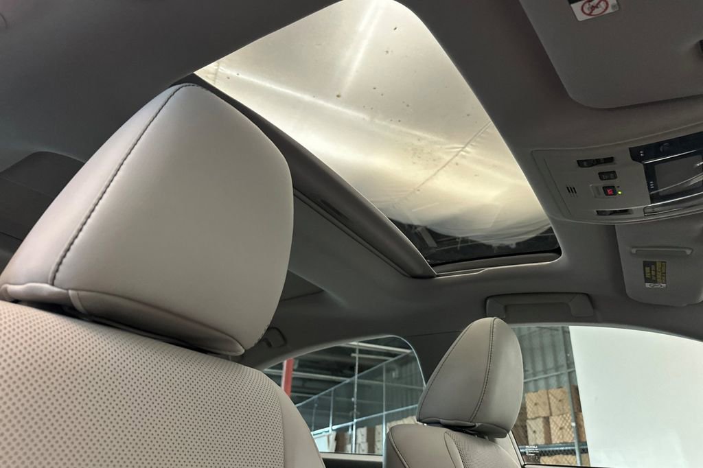 Used 2018 Lexus ES 350 w/ Navigation System Package FWD image 16