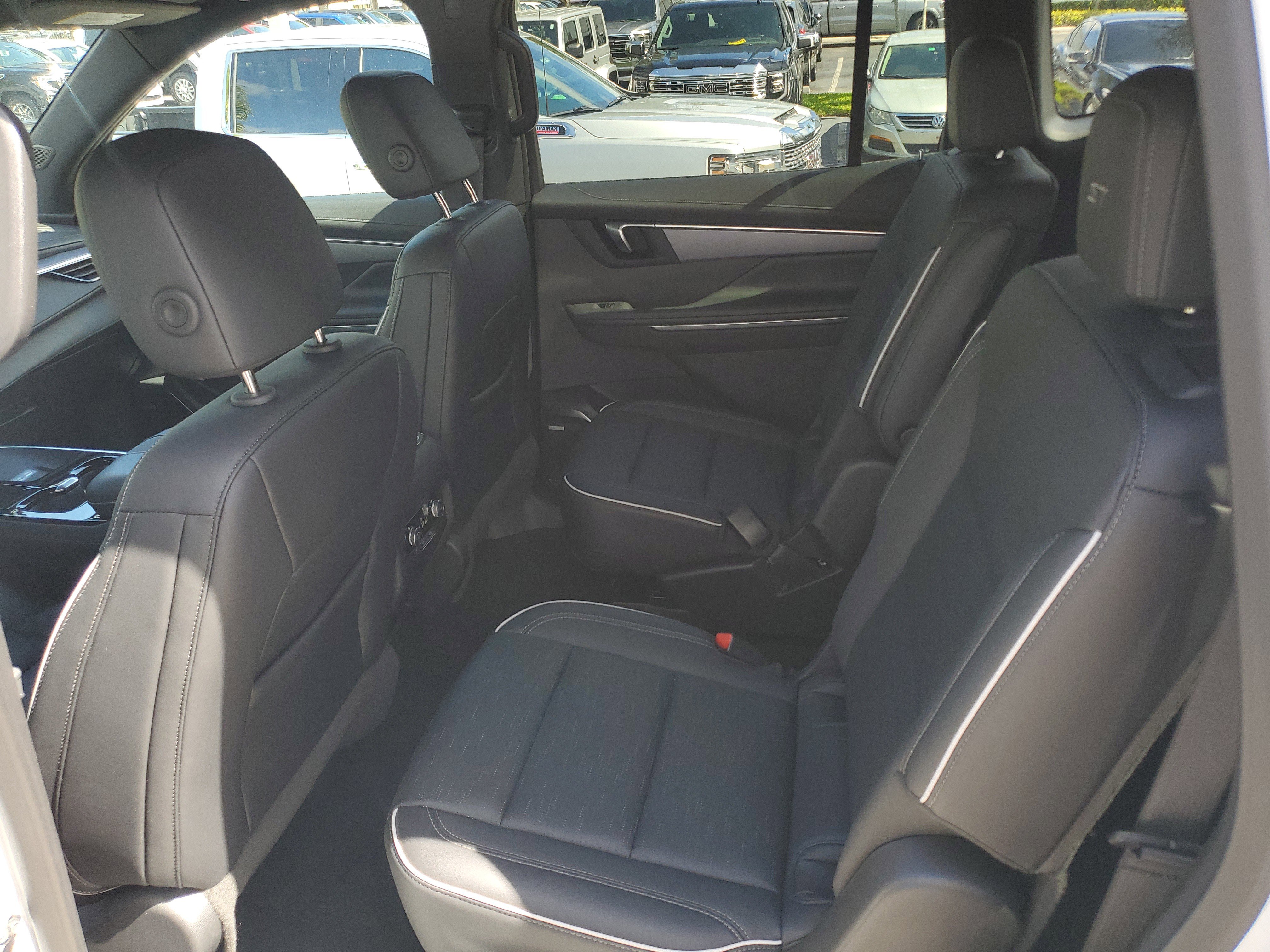 Used 2025 Buick Enclave Sport Touring image 15