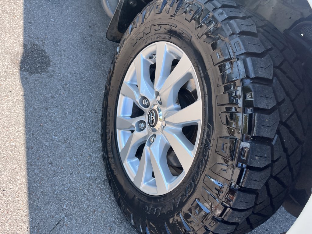 Used 2015 Toyota Land Cruiser AWD/4WD image 38