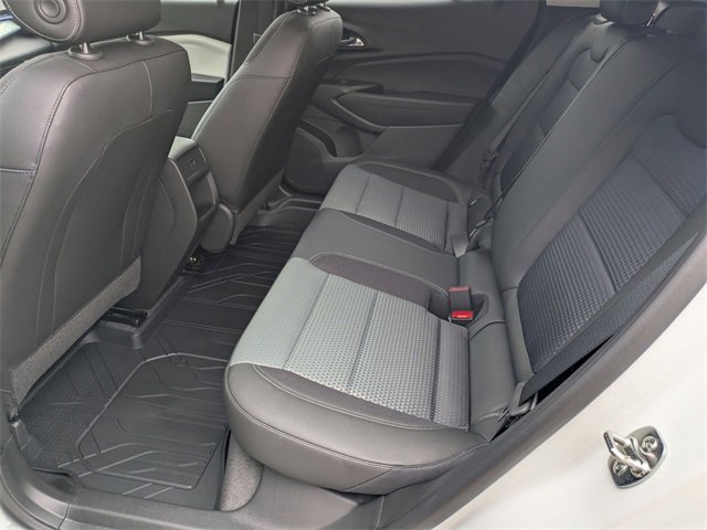 New 2026 Chevrolet Trax LT w/ Sunroof Package image 24