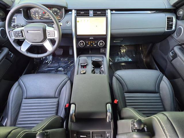 Certified 2025 Land Rover Discovery S AWD/4WD image 19