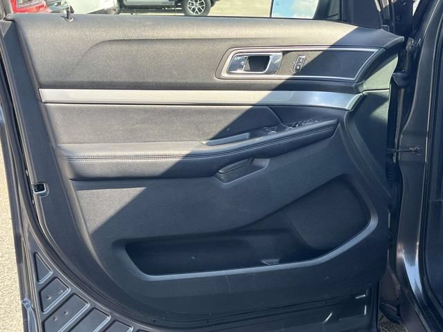Used 2017 Ford Explorer XLT FWD image 14