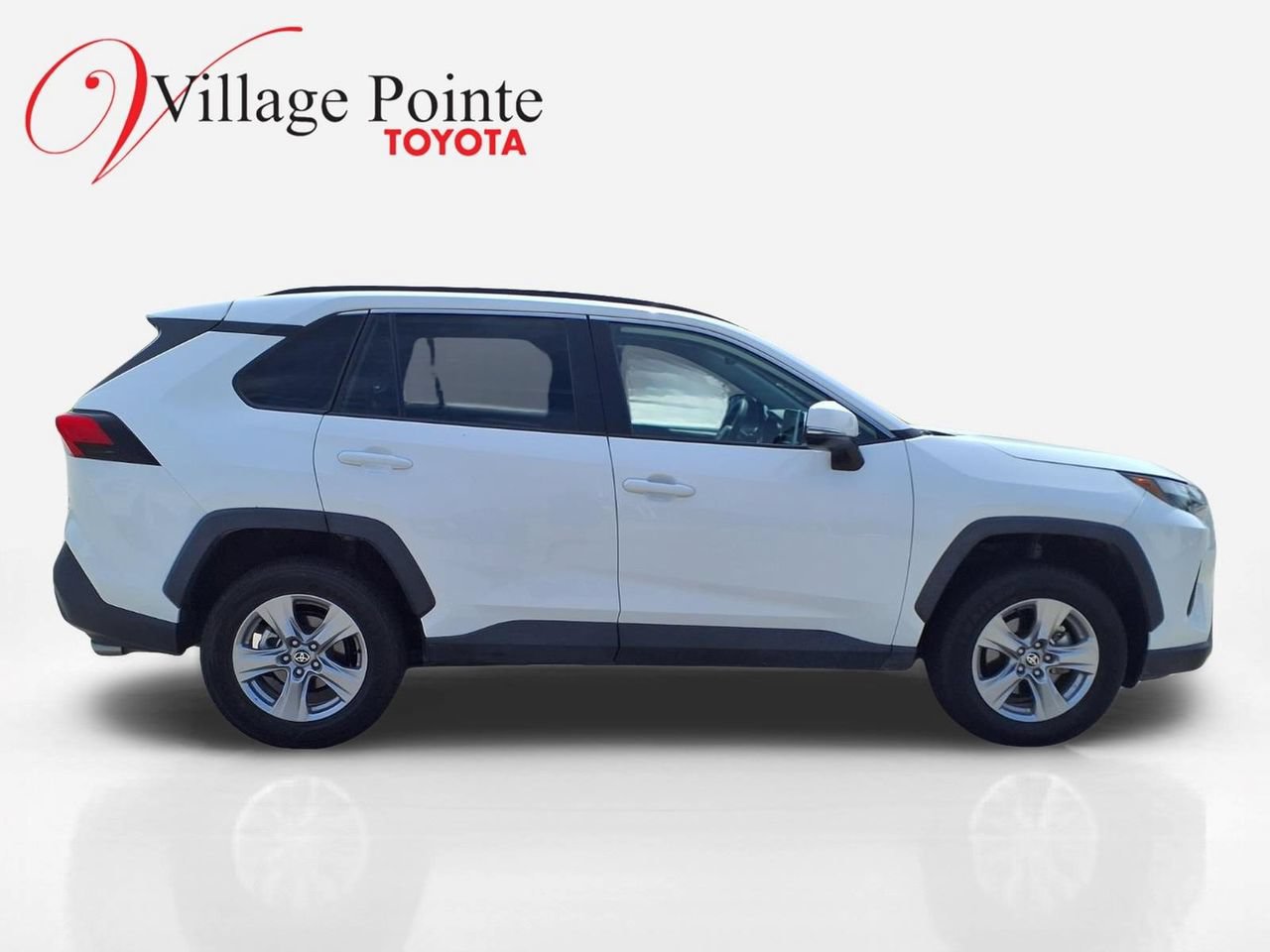Used 2025 Toyota RAV4 XLE AWD/4WD image 7