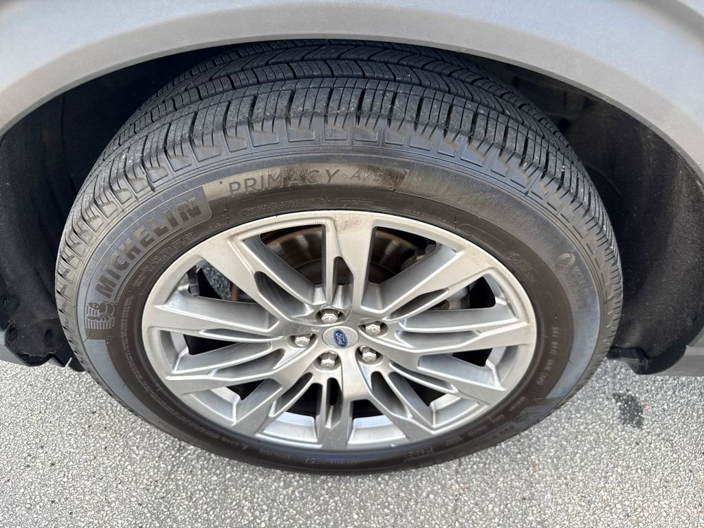 Certified 2025 Ford Explorer Platinum image 13