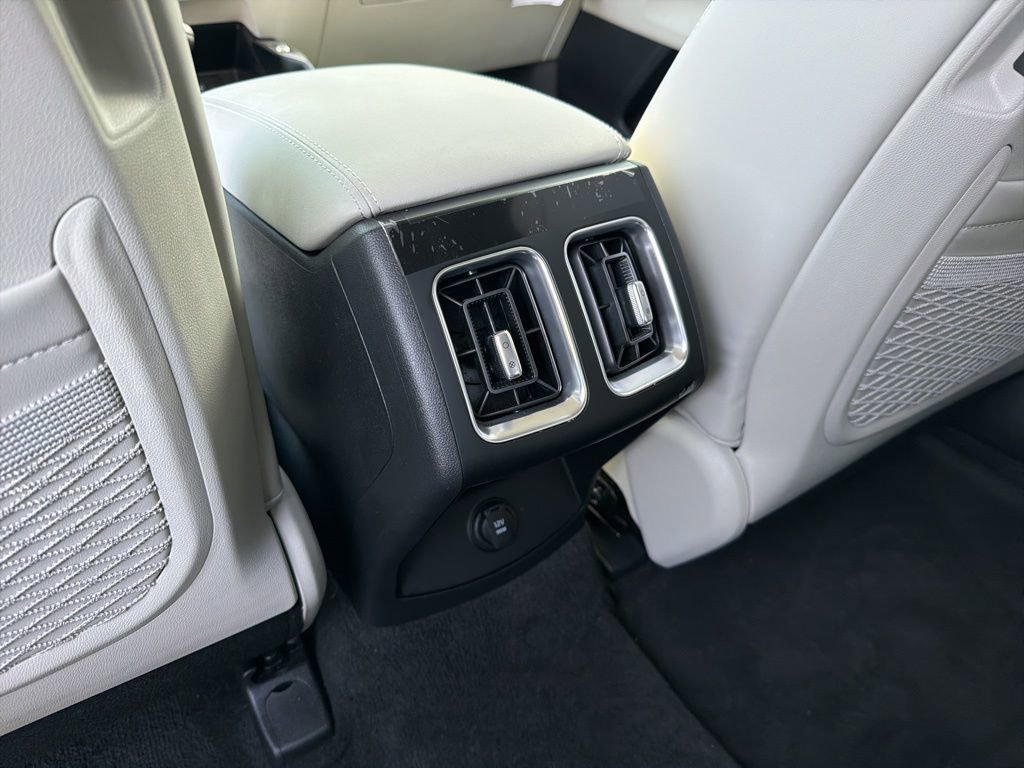 Certified 2025 Kia Sorento EX w/ Panoramic Sunroof Package image 21