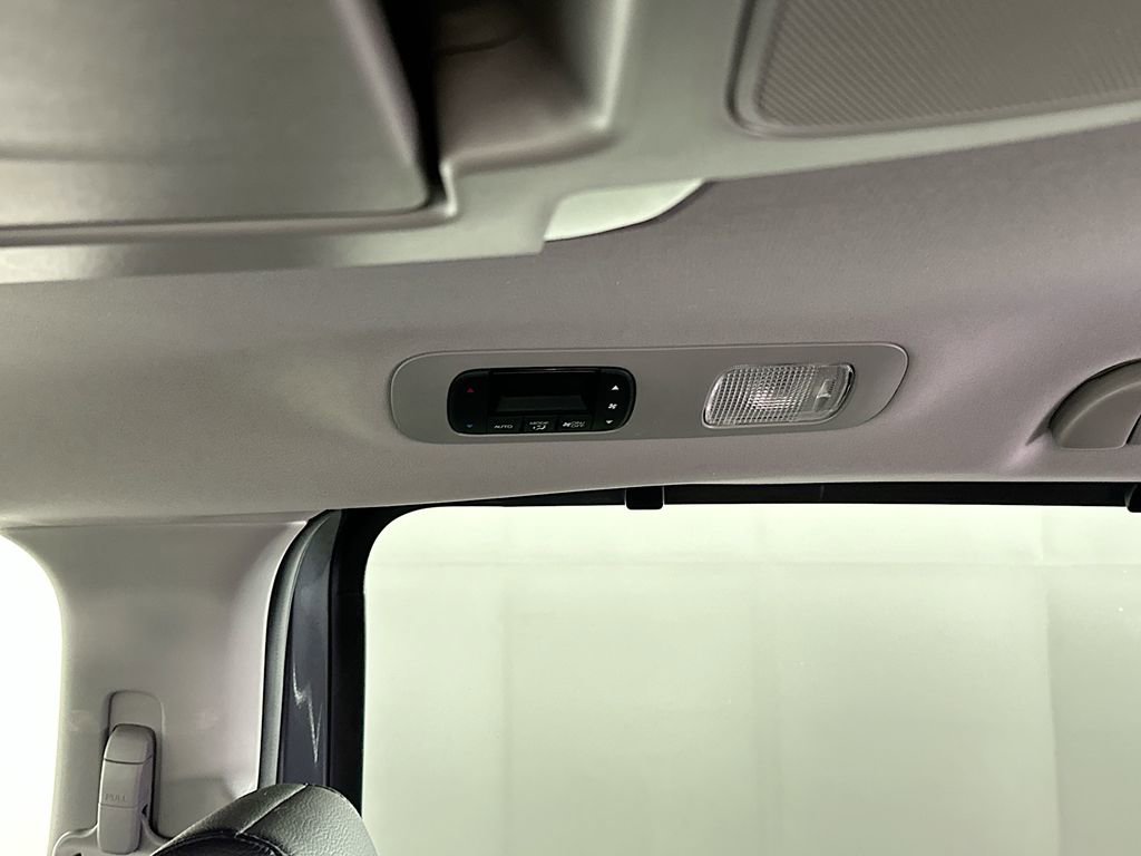 Used 2023 Honda Odyssey Touring image 34