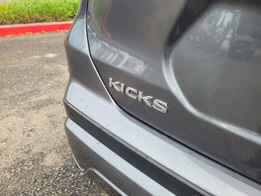 Used 2023 Nissan Kicks S image 6
