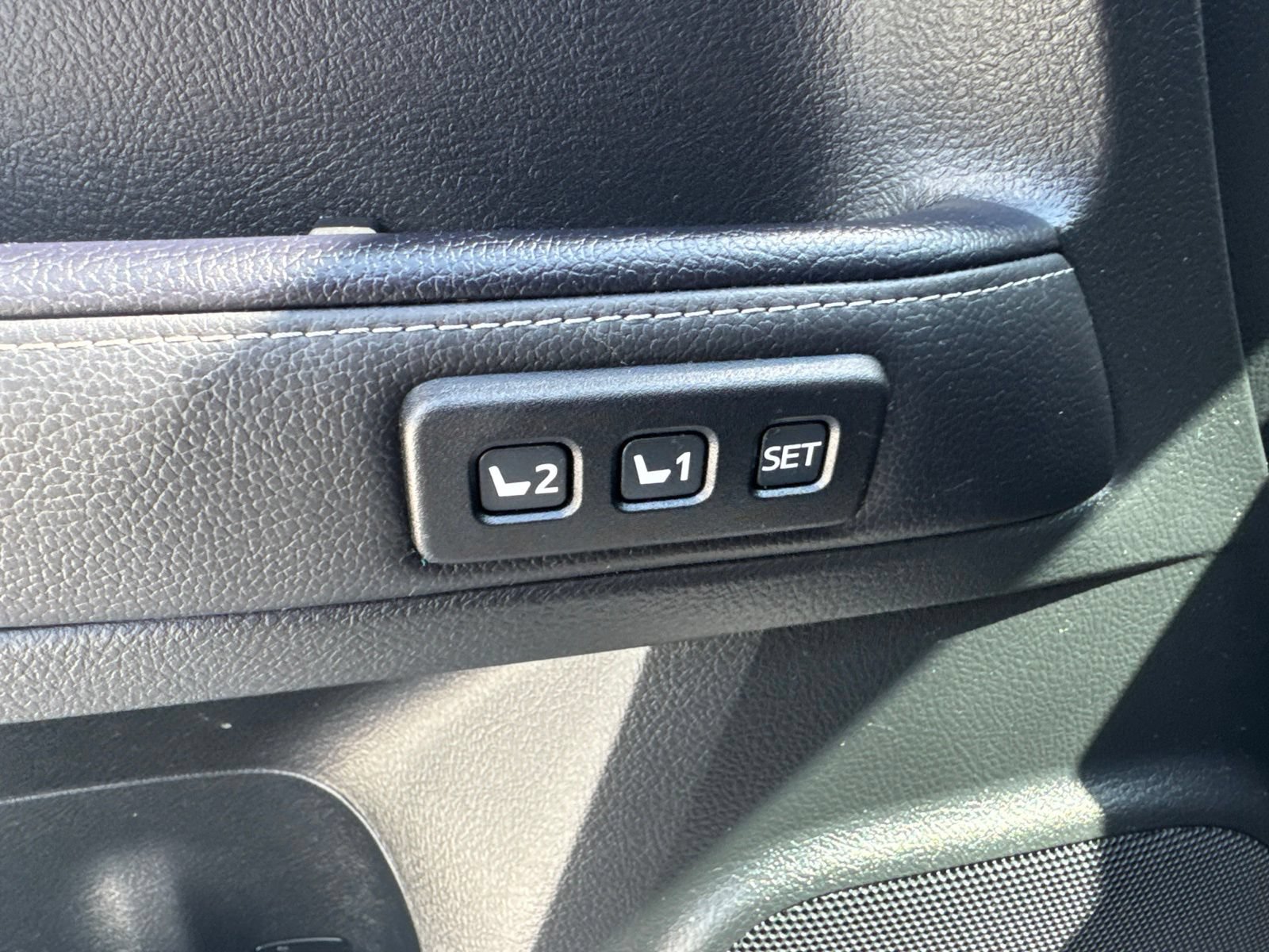 Used 2022 Toyota 4Runner Limited AWD/4WD image 10