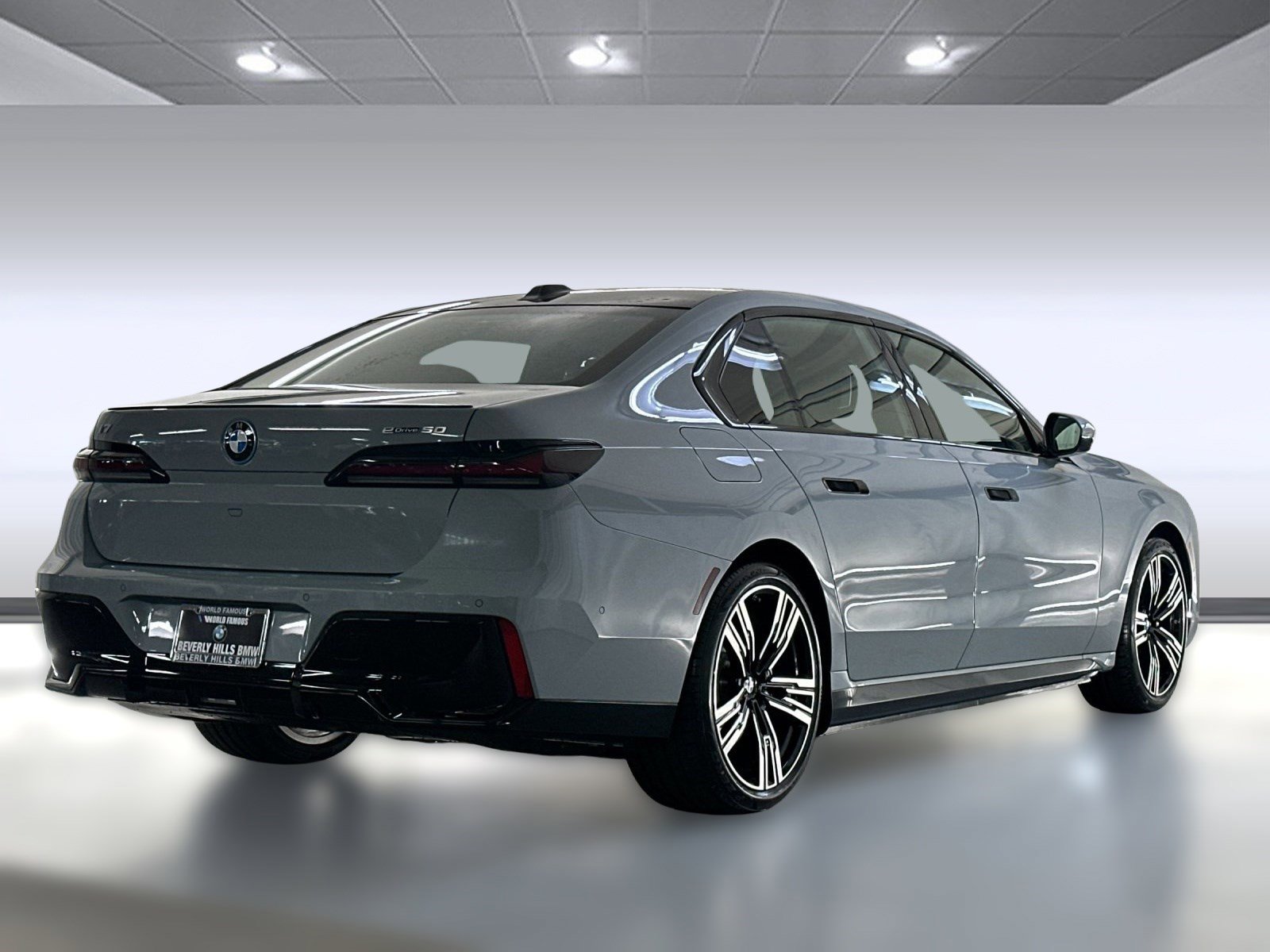 Used 2026 BMW i7 eDrive50 w/ M Sport Package image 9