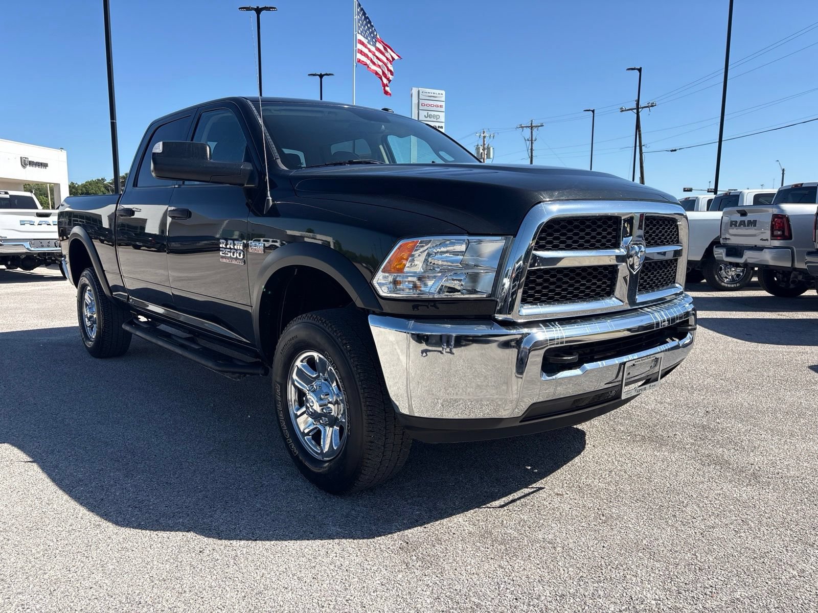 Used 2018 RAM 2500 Tradesman w/ Chrome Appearance Group AWD/4WD image 8