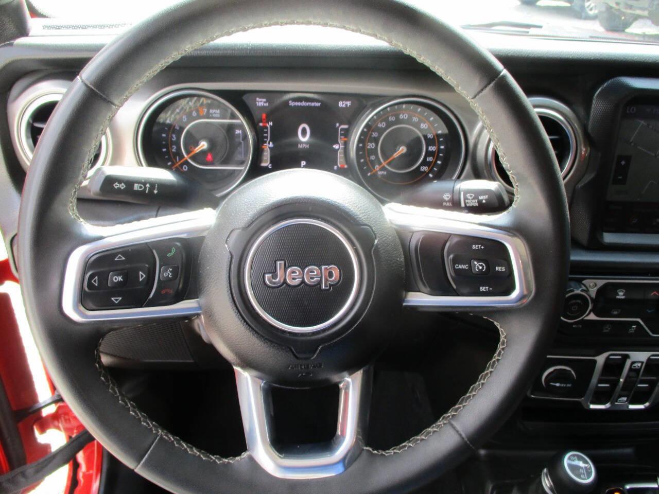 Used 2023 Jeep Gladiator Overland AWD/4WD image 19