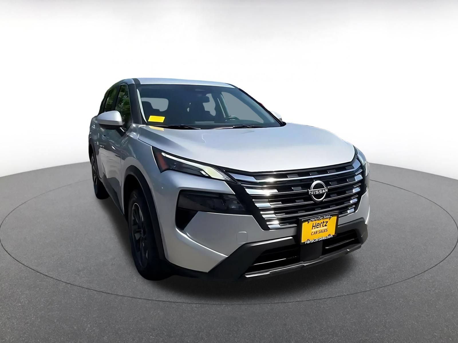Used 2025 Nissan Rogue SV AWD/4WD image 3
