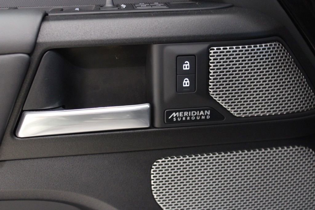 Certified 2024 Land Rover Defender 130 V8 image 15