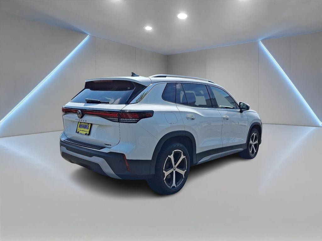 Used 2026 Volkswagen Tiguan SE w/ Panoramic Sunroof Package AWD/4WD image 5