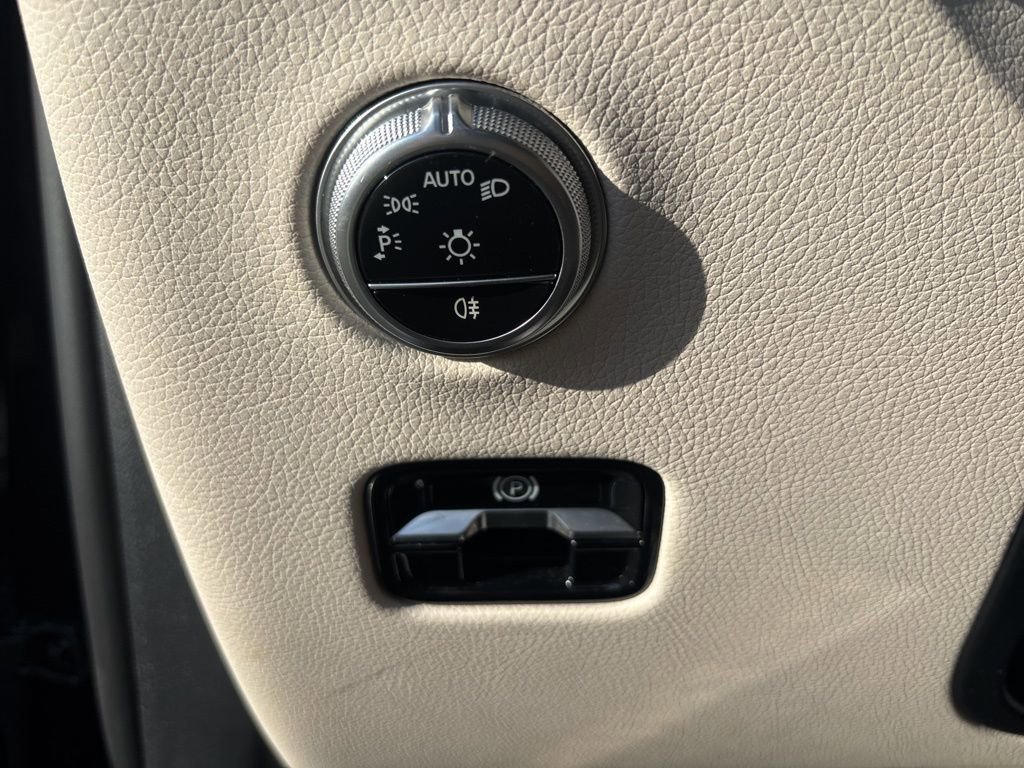 Used 2024 Mercedes-Benz GLC 300 image 43