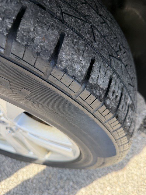 Used 2018 Ford Explorer XLT w/ Equipment Group 202A AWD/4WD image 9