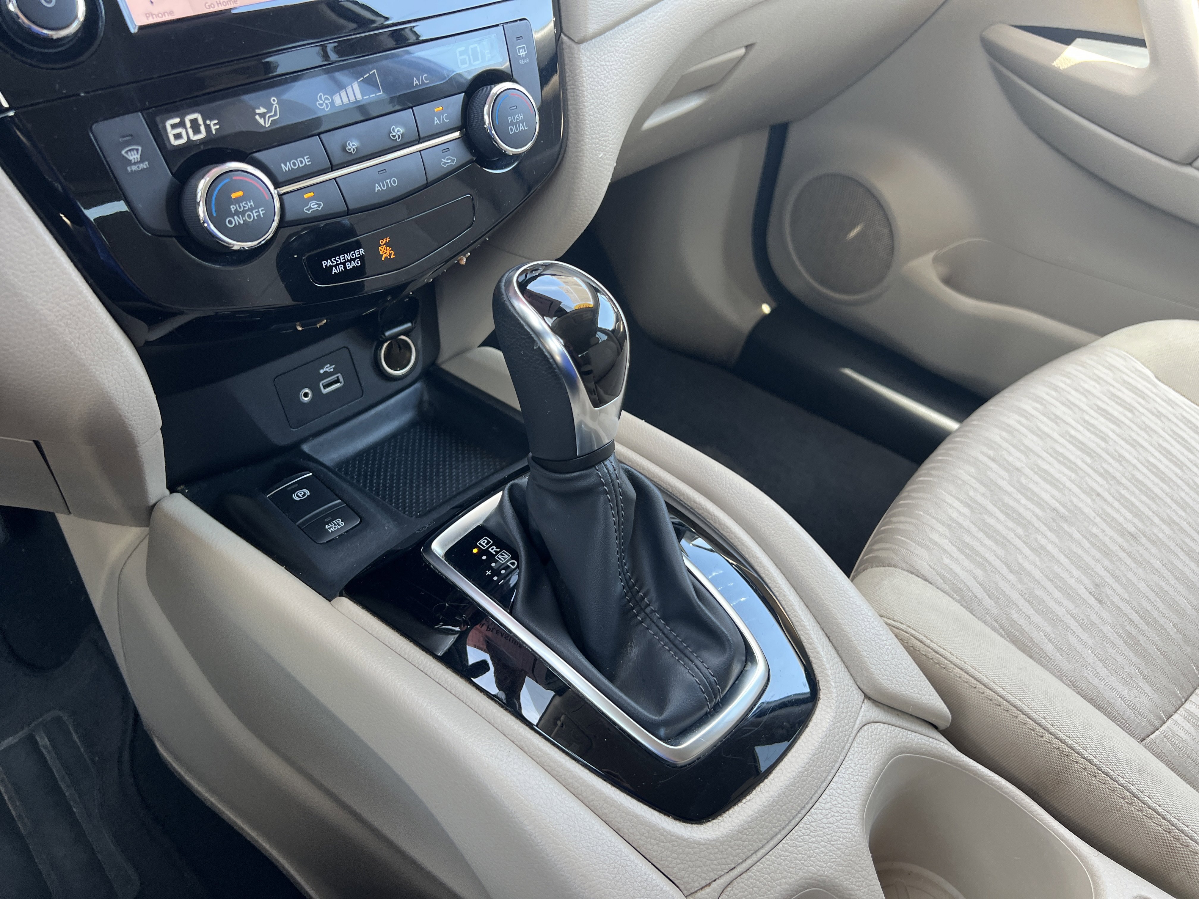 Used 2019 Nissan Rogue SV w/ Premium Package AWD/4WD image 27