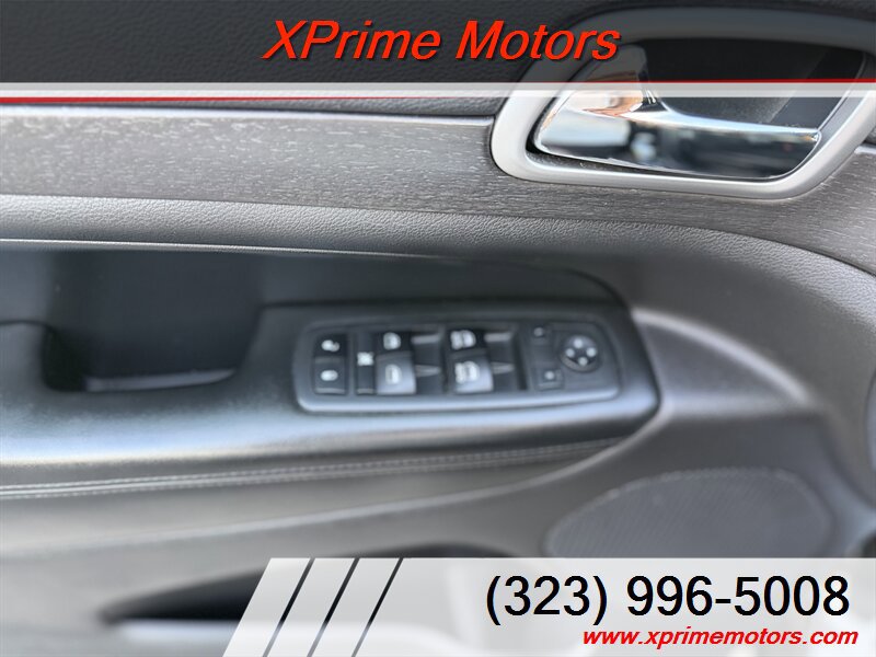 Used 2017 Jeep Grand Cherokee Altitude AWD/4WD image 16
