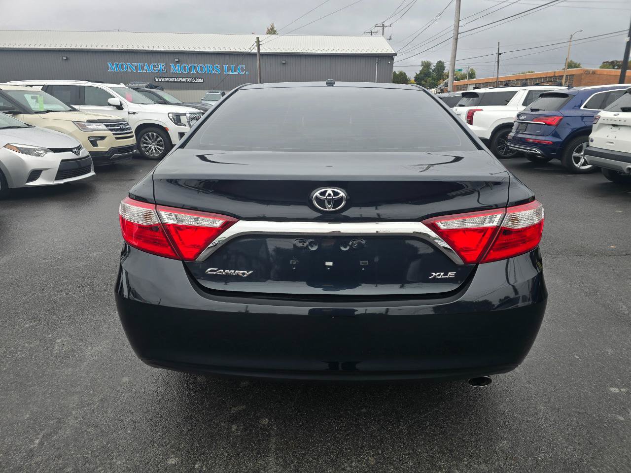 Used 2017 Toyota Camry XLE w/ Moonroof Package FWD image 18