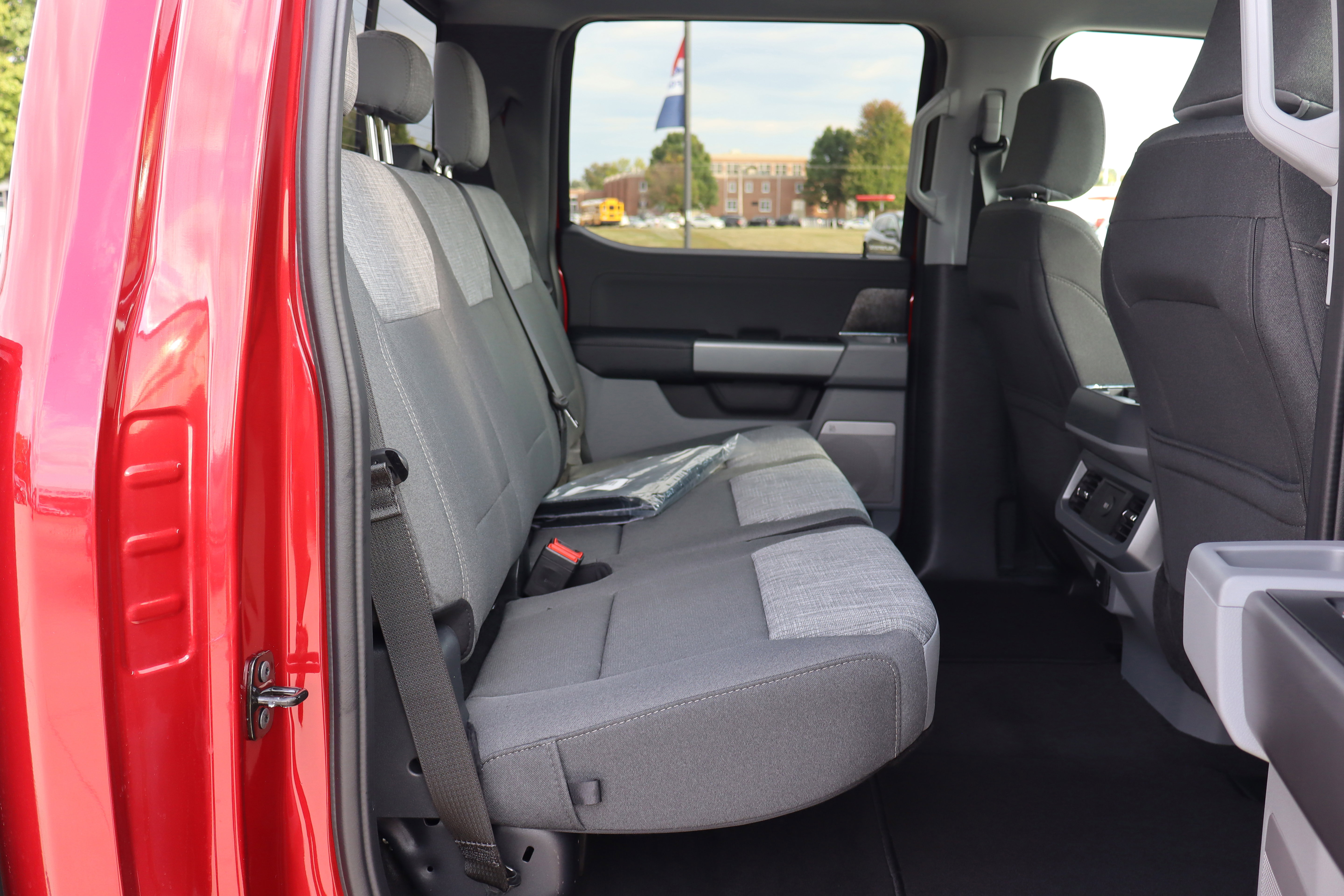 New 2026 Ford F250 XLT w/ XLT Premium Package AWD/4WD image 11
