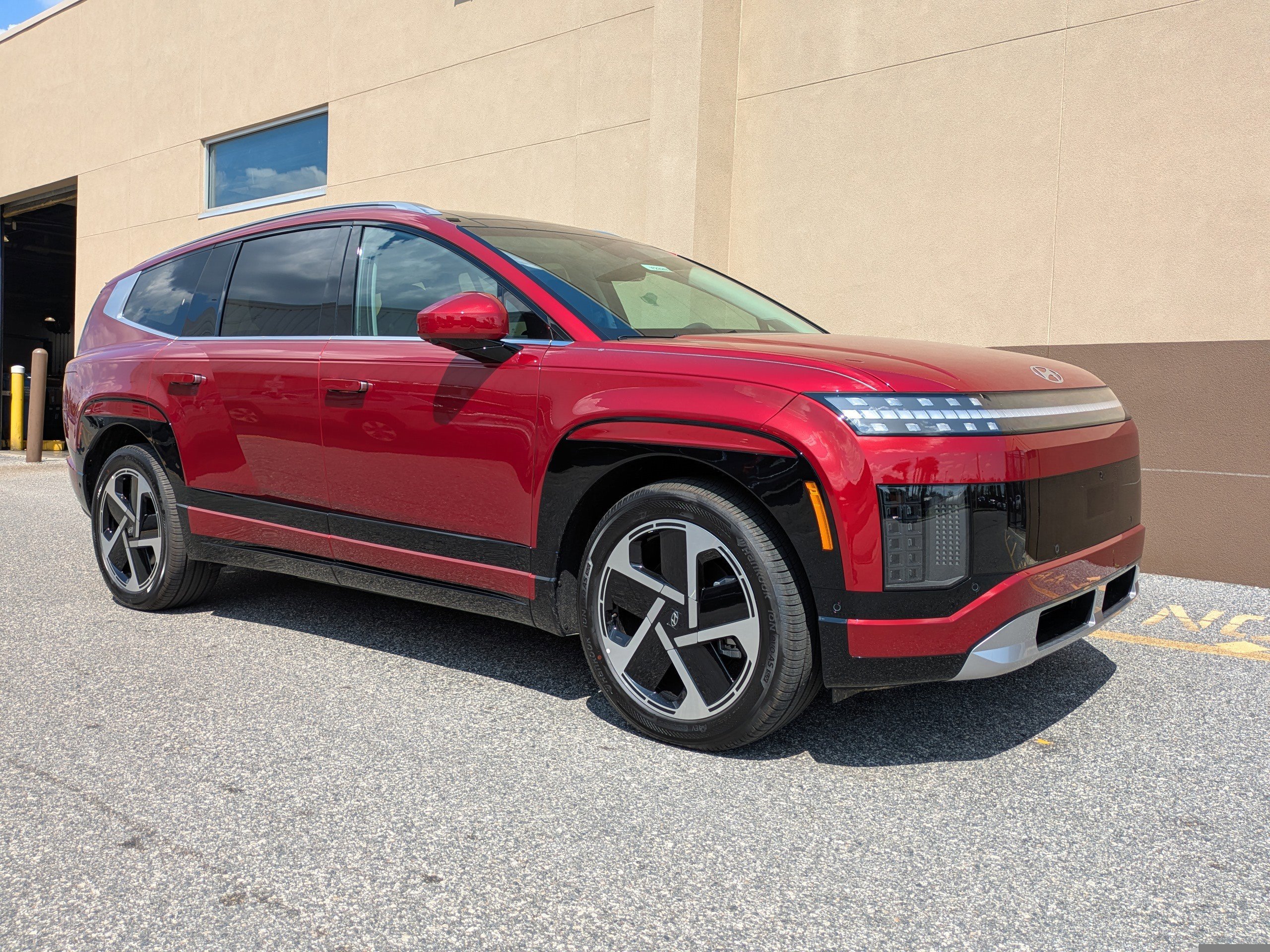 New 2026 Hyundai Ioniq 9 Limited image 2